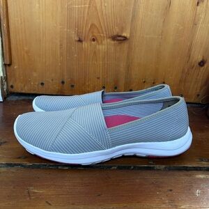 LL Bean Back Cove Women's Gray Stretch Knit Slip On Casual Shoes 9